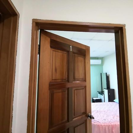 Cosy Homestay Улу Тирам Экстерьер фото