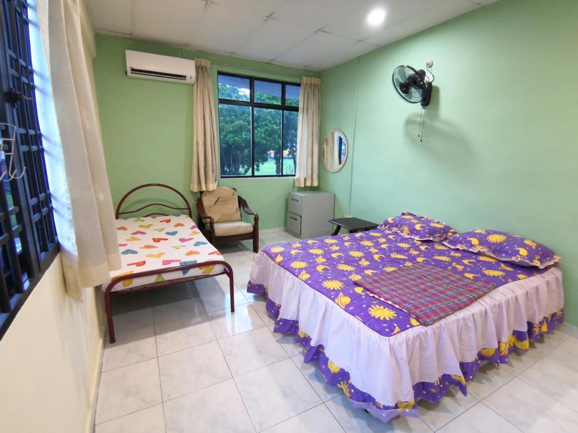Cosy Homestay Улу Тирам Экстерьер фото